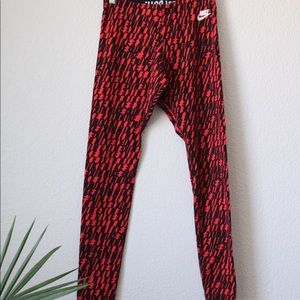 Athletic Women’s Nike Leggings Sz: M